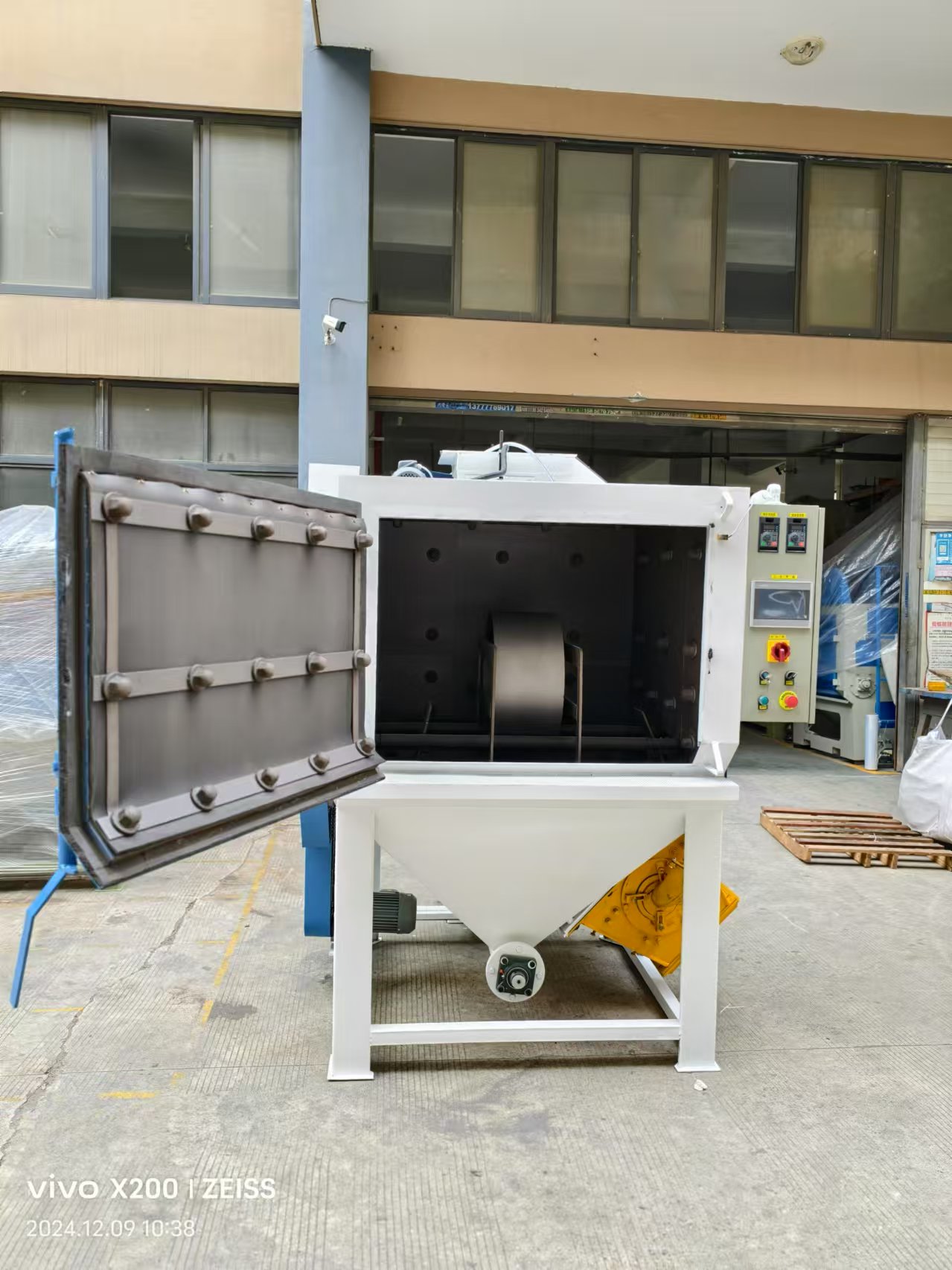 輪轂自動(dòng)拋砂機(jī)